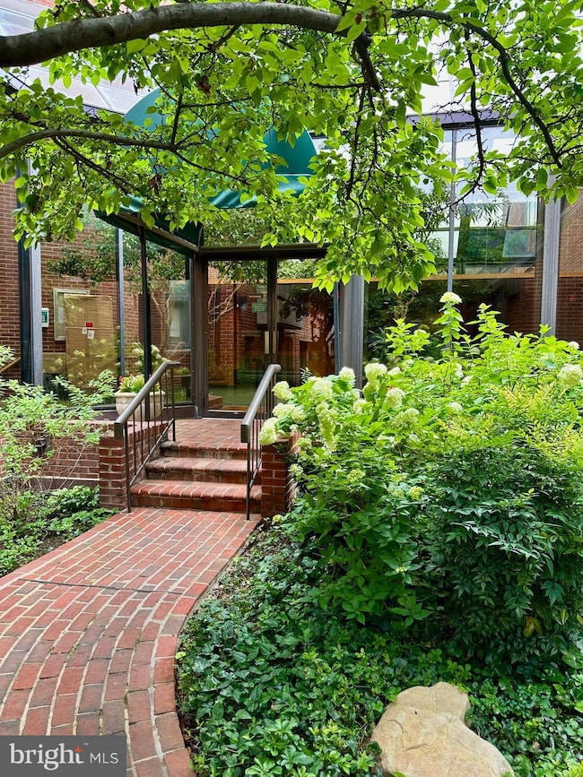 Georgetown Park Condominiums unit 503W, Washington, DC 20007 - photo 6