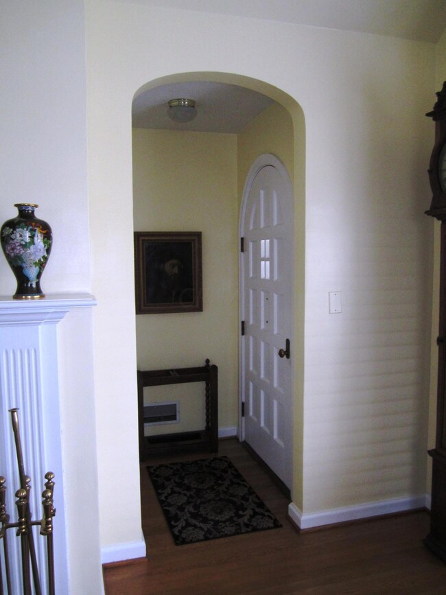 522 Northview Dr, Columbus, OH 43209 - photo 3