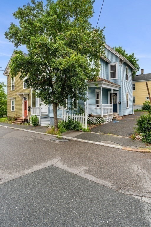 22 Lemon St, Salem, MA 01970 - photo 2