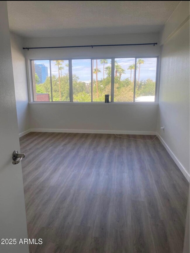 Windsor Place Condominiums unit C404, Phoenix, AZ 85012 - photo 6