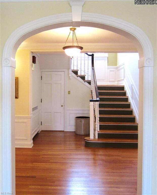 View upn entering the front door