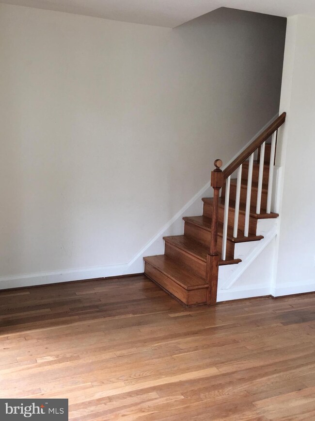 8423 Water Oak Rd, Parkville, MD 21234 - photo 3