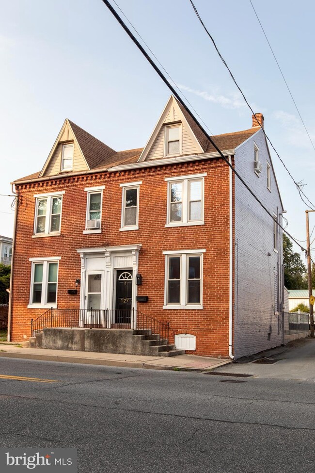 127 N 5th St, Columbia, PA 17512 - photo 2