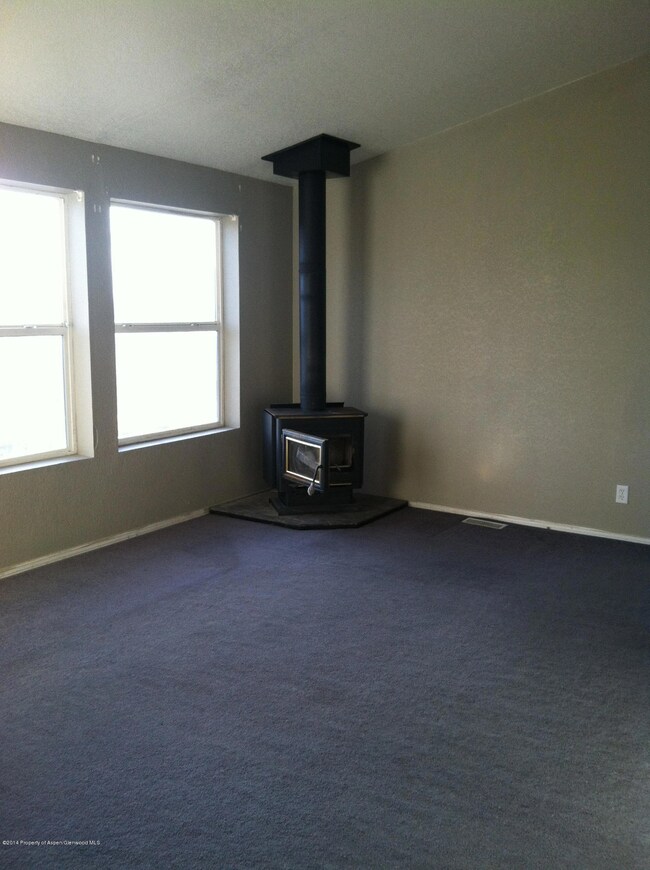 1086 Hudack Cir, Craig, CO 81625 - photo 2