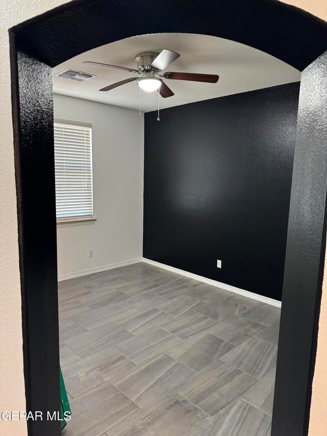 11425 Flor Liatris Dr, Socorro, TX 79927 - photo 5