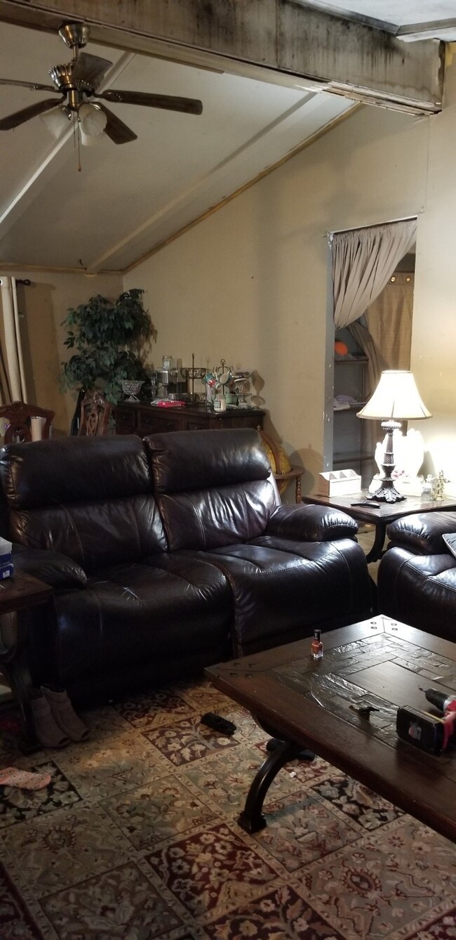 9 Sissy Ln, Bay City, TX 77414 - photo 4