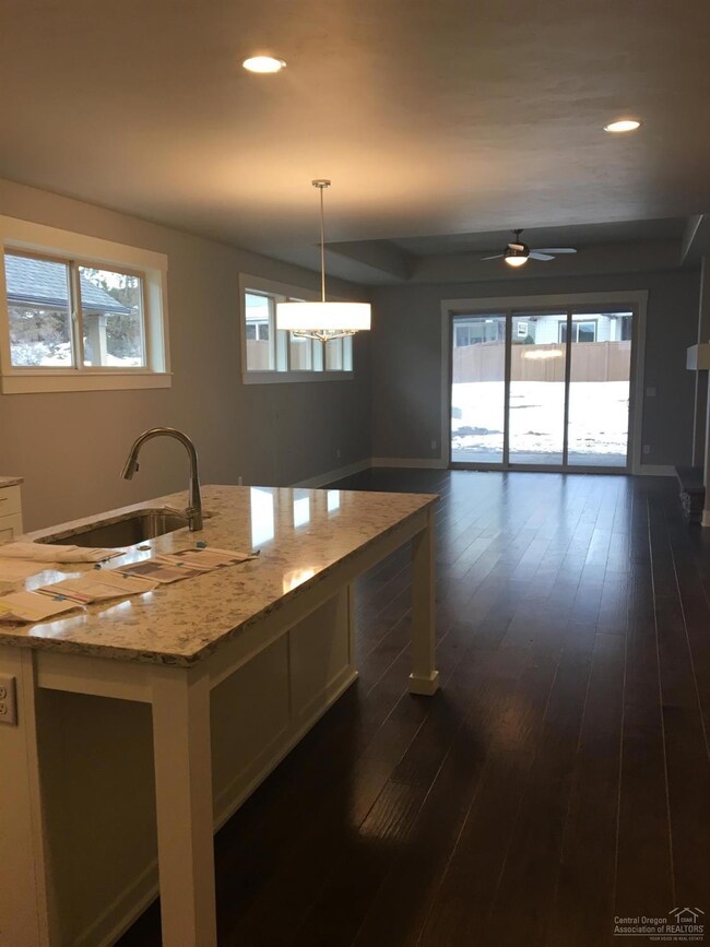 20875 SE Sunniberg Ln, Bend, OR 97702 - photo 5