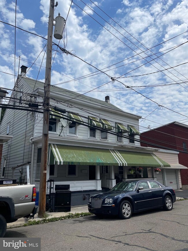 131 S 3rd St, Saint Clair, PA 17970 - photo 4