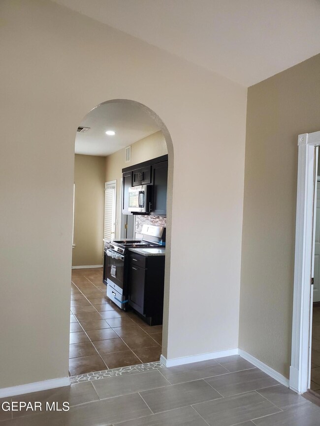 624 Manzanilla Place, El Paso, TX 79928 - photo 5