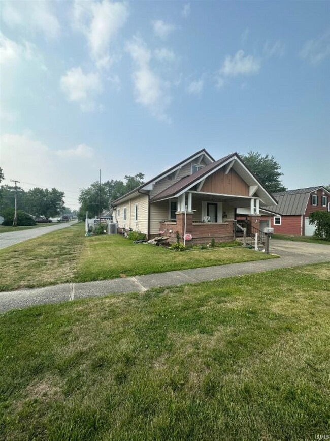 910 A St SE, Linton, IN 47441 - photo 2