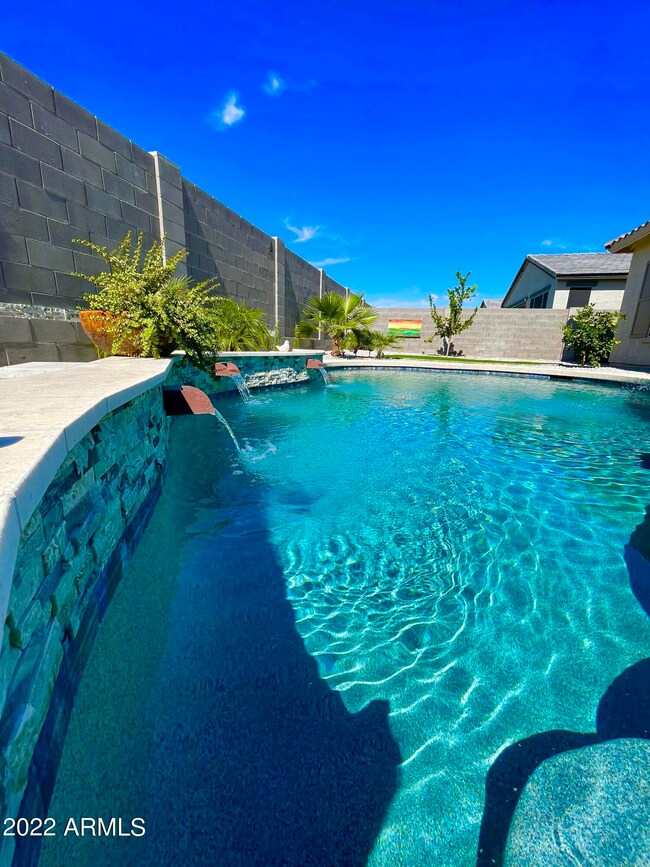 80975AB3-7237-4076-AC1E-7EDE643E03E9