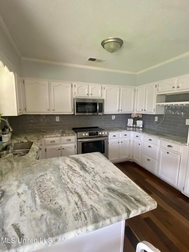5FBA6C43-2CCE-43A2-9BBD-7BED84BD4C4F
