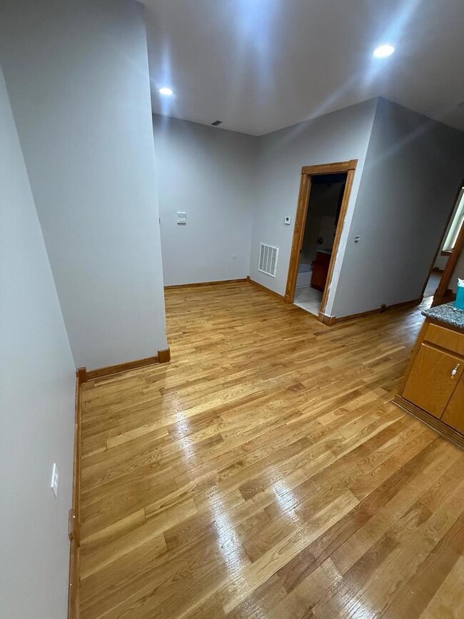 1756 W 35th St unit 2R, Chicago, IL 60609 - photo 7