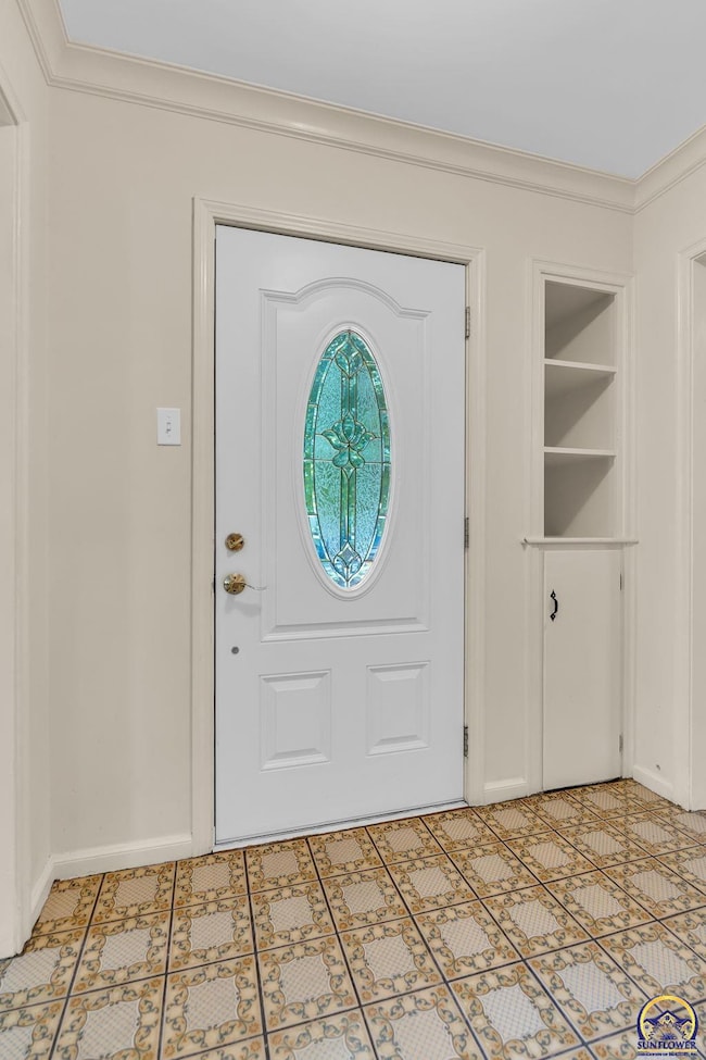 2012 SW Westwood Dr, Topeka, KS 66604 - photo 4