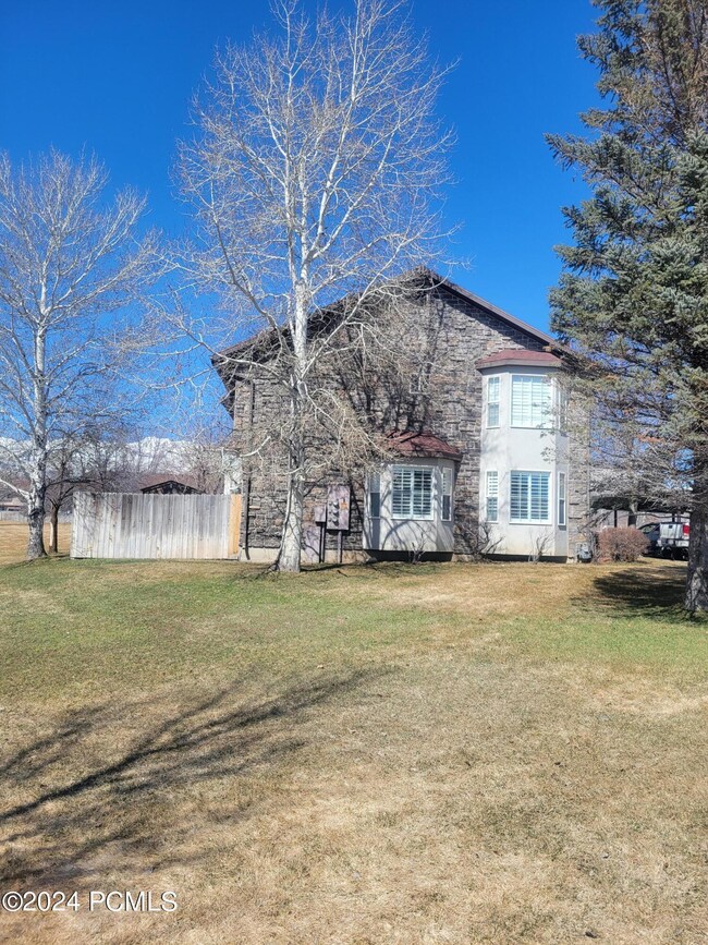 902 E Hamlet Cir N, Midway, UT 84049 - photo 3
