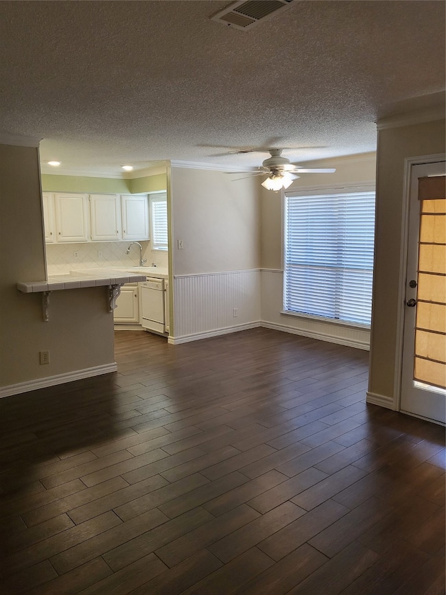 2010 Cloisters Dr unit 2311, Arlington, TX 76011 - photo 3