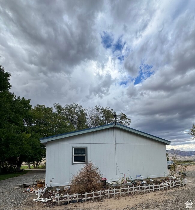 10106 E 2800 S, Jensen, UT 84035 - photo 6