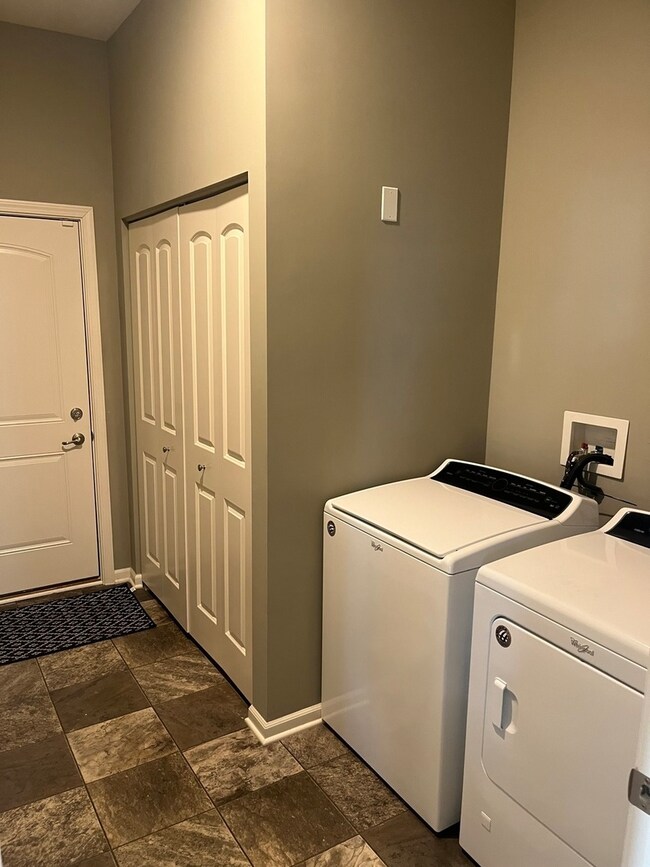 1732 Southern Cir unit 1732, Pingree Grove, IL 60140 - photo 7