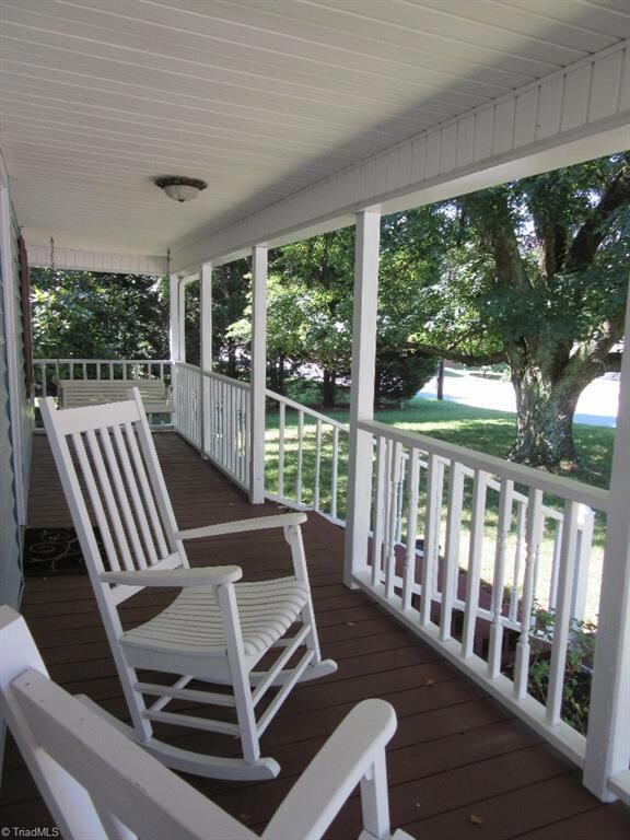 537 Oakdale Rd, Jamestown, NC 27282 - photo 2