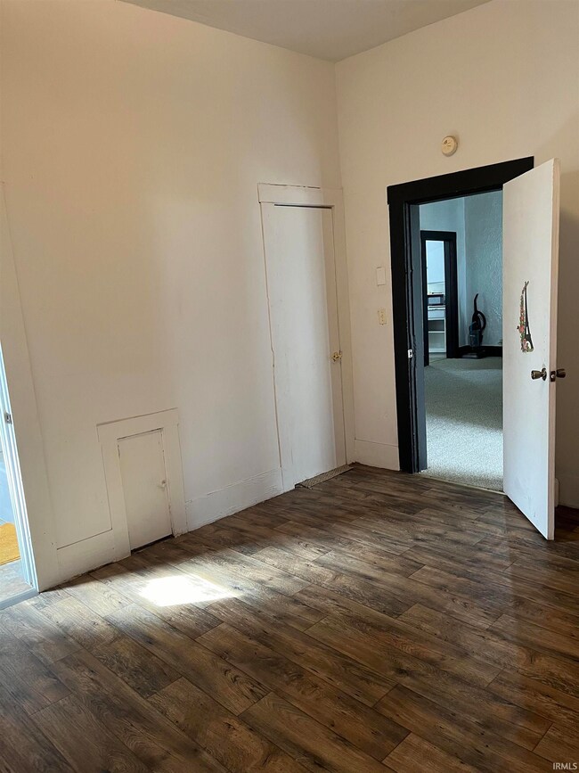 27 E Eberwine Ave, Vincennes, IN 47591 - photo 3