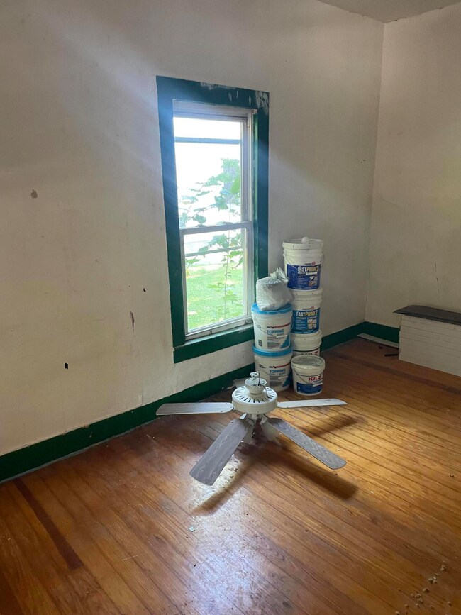 128 W 1st Ave, Plainwell, MI 49080 - photo 3