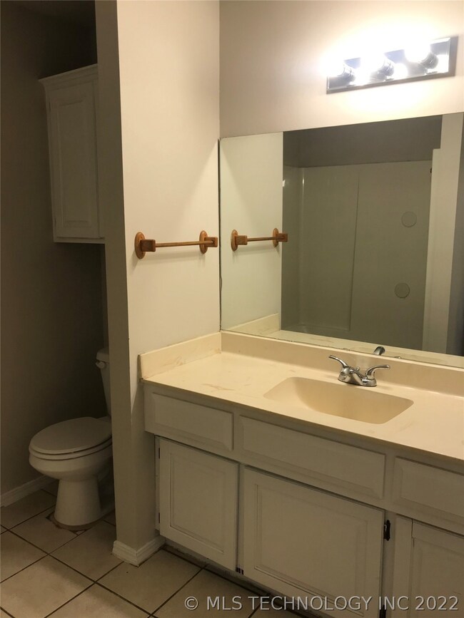 Hall bath 1st view