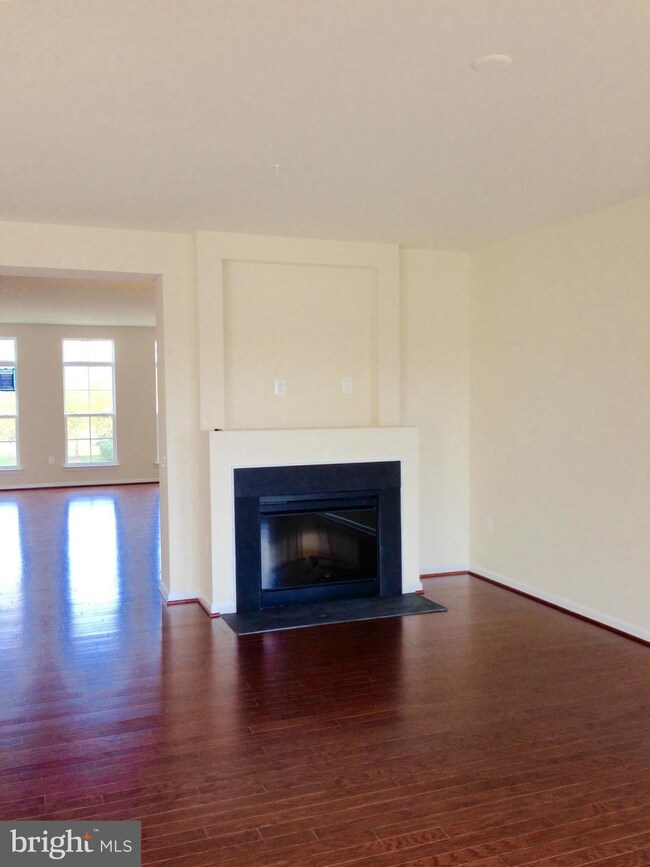 43518 Stonecliff Terrace unit 1B2, Chantilly, VA 20152 - photo 5