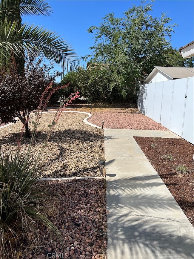 13762 Deauville Dr, Victorville, CA 92395 - photo 3