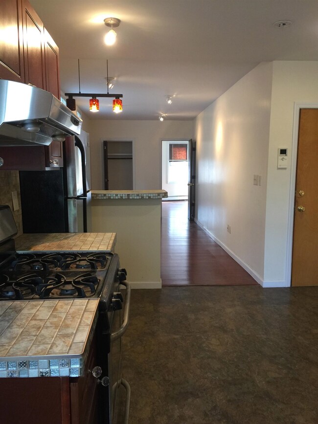 320 Summit Ave unit 4, Jersey City, NJ 07306 - photo 2