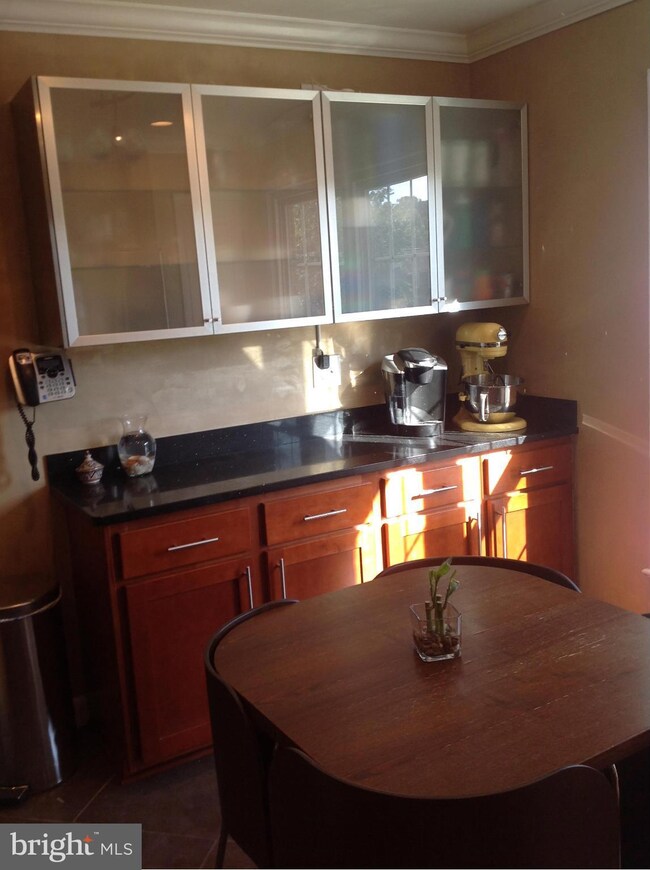 7741 Jewelweed Ct, Springfield, VA 22152 - photo 6