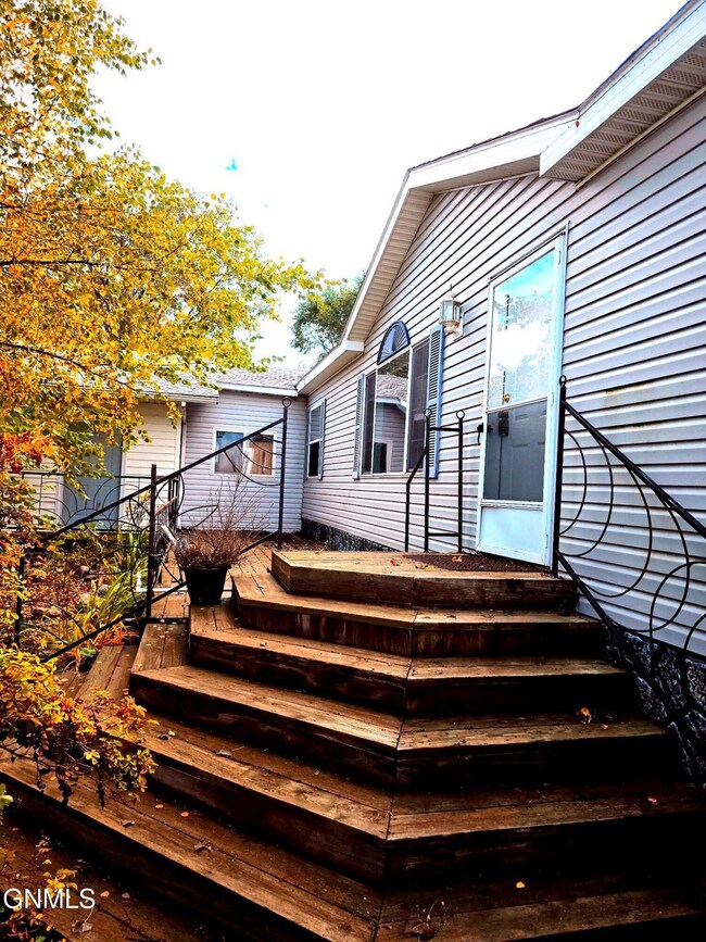 601 Avenue E, Napoleon, ND 58561 - photo 3