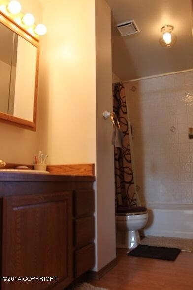 UpstairsFullBath