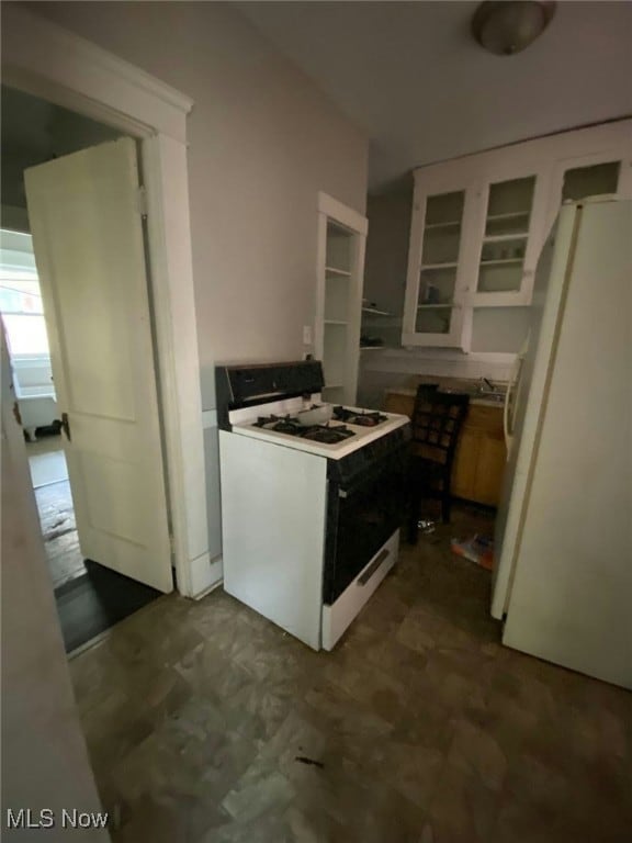 639 E 124th St, Cleveland, OH 44108 - photo 5