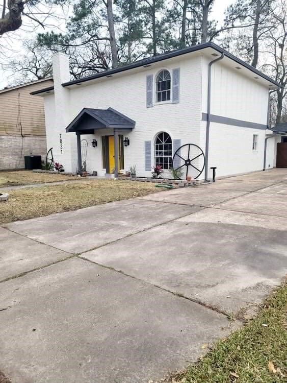7031 Oak Bough Dr, Houston, TX 77088 - photo 2