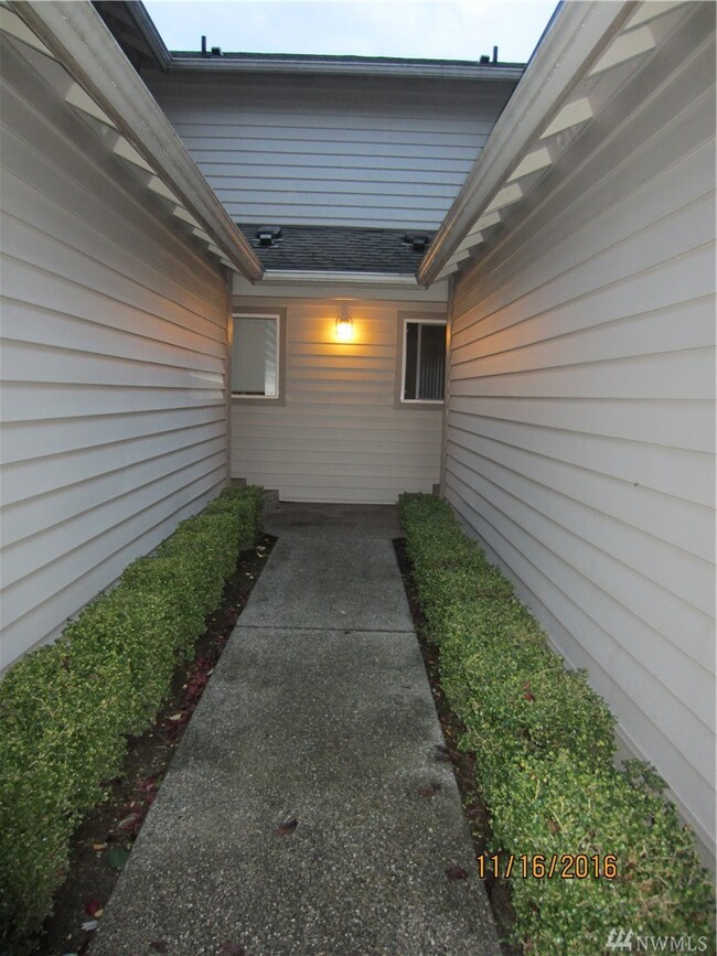 730 112th St SW unit I3, Everett, WA 98204 - photo 3