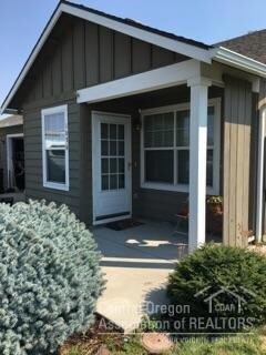 1056 SW 32nd Ct, Redmond, OR 97756 - photo 2