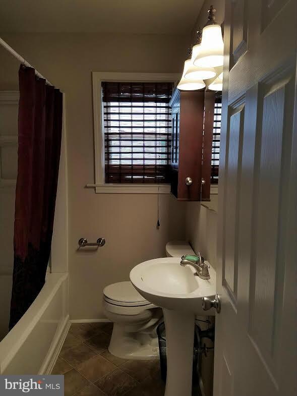 525 Guilford Ave, Hagerstown, MD 21740 - photo 6