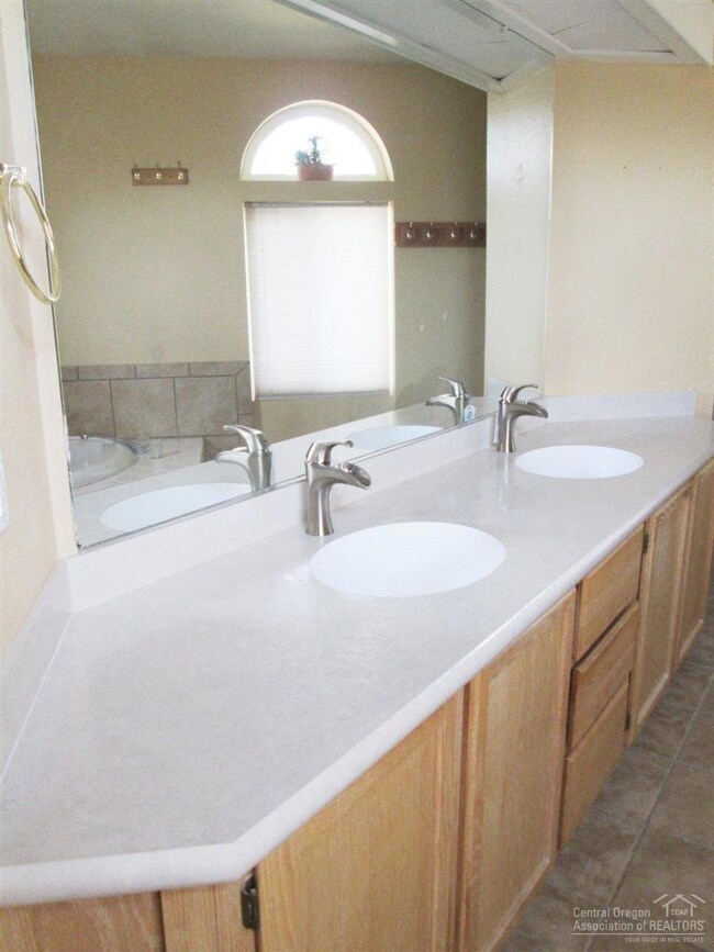 63465 Mustang Rd, Bend, OR 97701 - photo 7