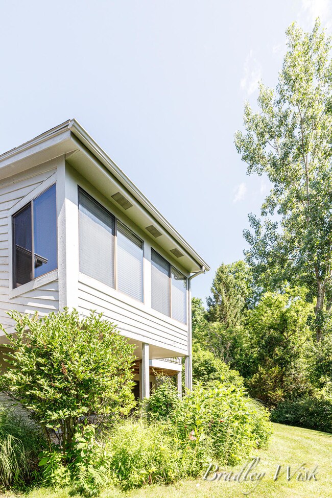 2218 N Thrush Ct SE unit 102, Grand Rapids, MI 49546 - photo 6