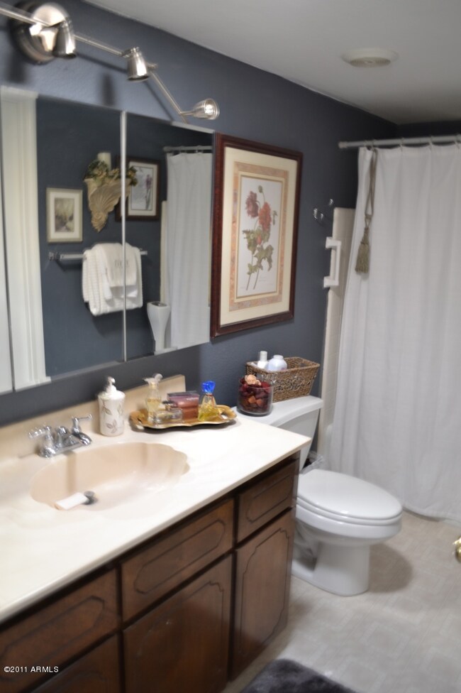 2nd Bathroom