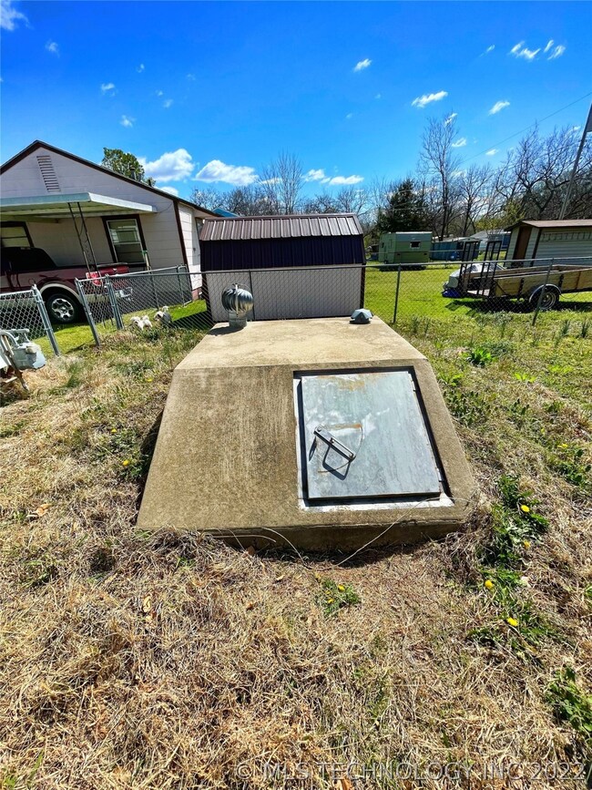 307 W Corporation St, Henryetta, OK 74437 - photo 5