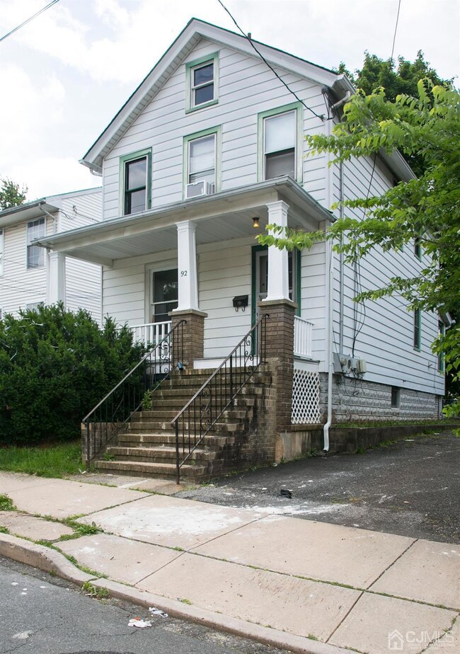3. Front, view 3