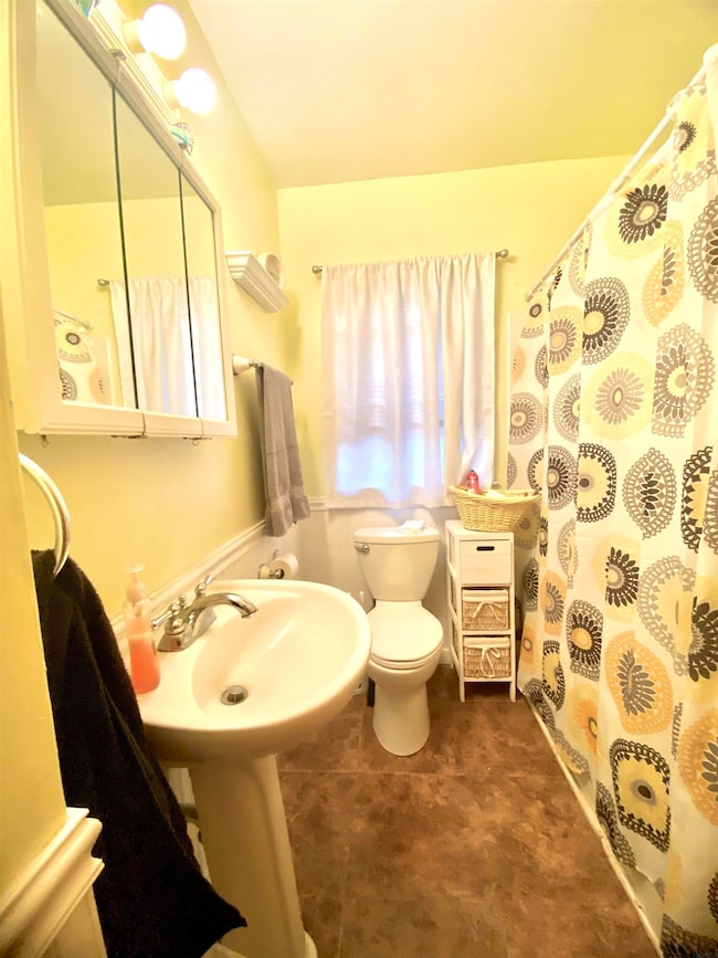 1664 Hawthorne Ave, Waterloo, IA 50702 - photo 6