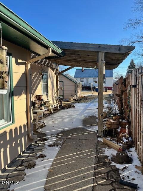 924 4th Ave NE, Jamestown, ND 58401 - photo 2