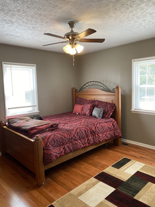 801 S Russell St, Portland, TN 37148 - photo 5