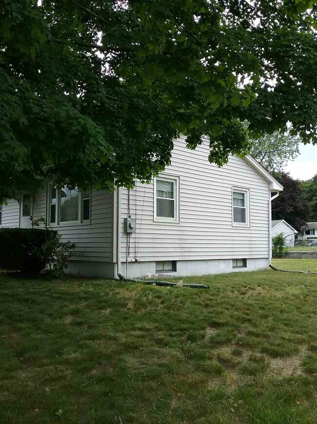 34 Bates Dr, Nashua, NH 03064 - photo 4