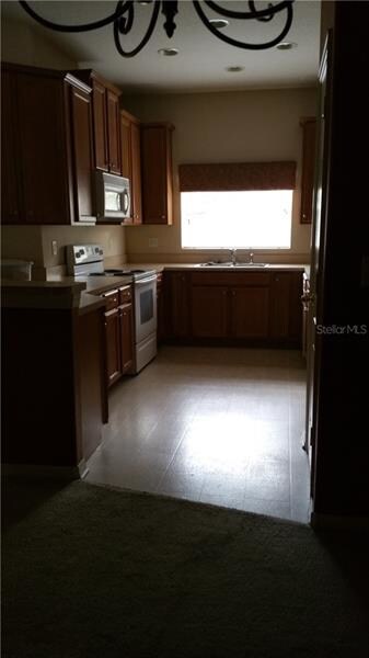 9905 Palermo Breeze Way, Tampa, FL 33619 - photo 4