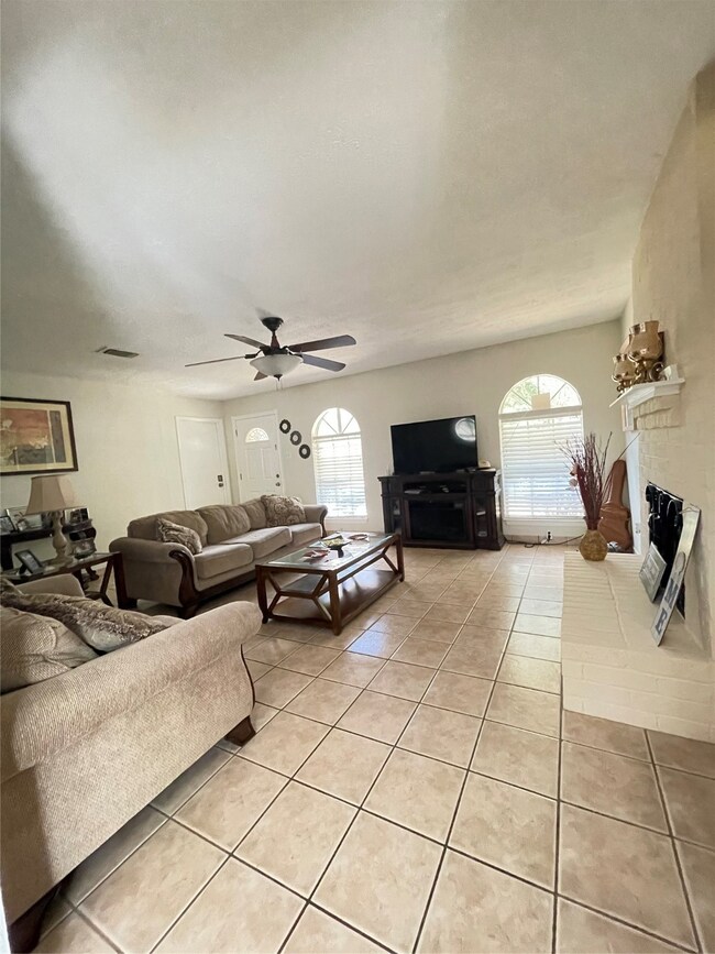 4419 Quailgate Dr, Spring, TX 77373 - photo 3