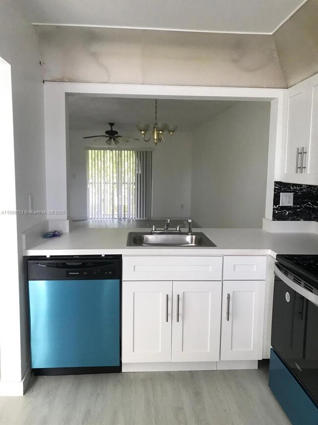 438 NE 210th Cir Terrace unit 2034B, Miami, FL 33179 - photo 7