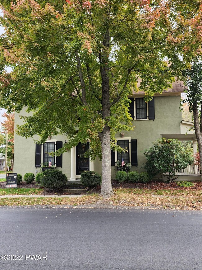 115 E Catharine St, Milford, PA 18337 - photo 2